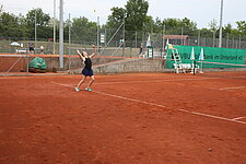 Spielerin an der Grundlinie