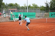 Mixed-Doppel beim Ballwechsel